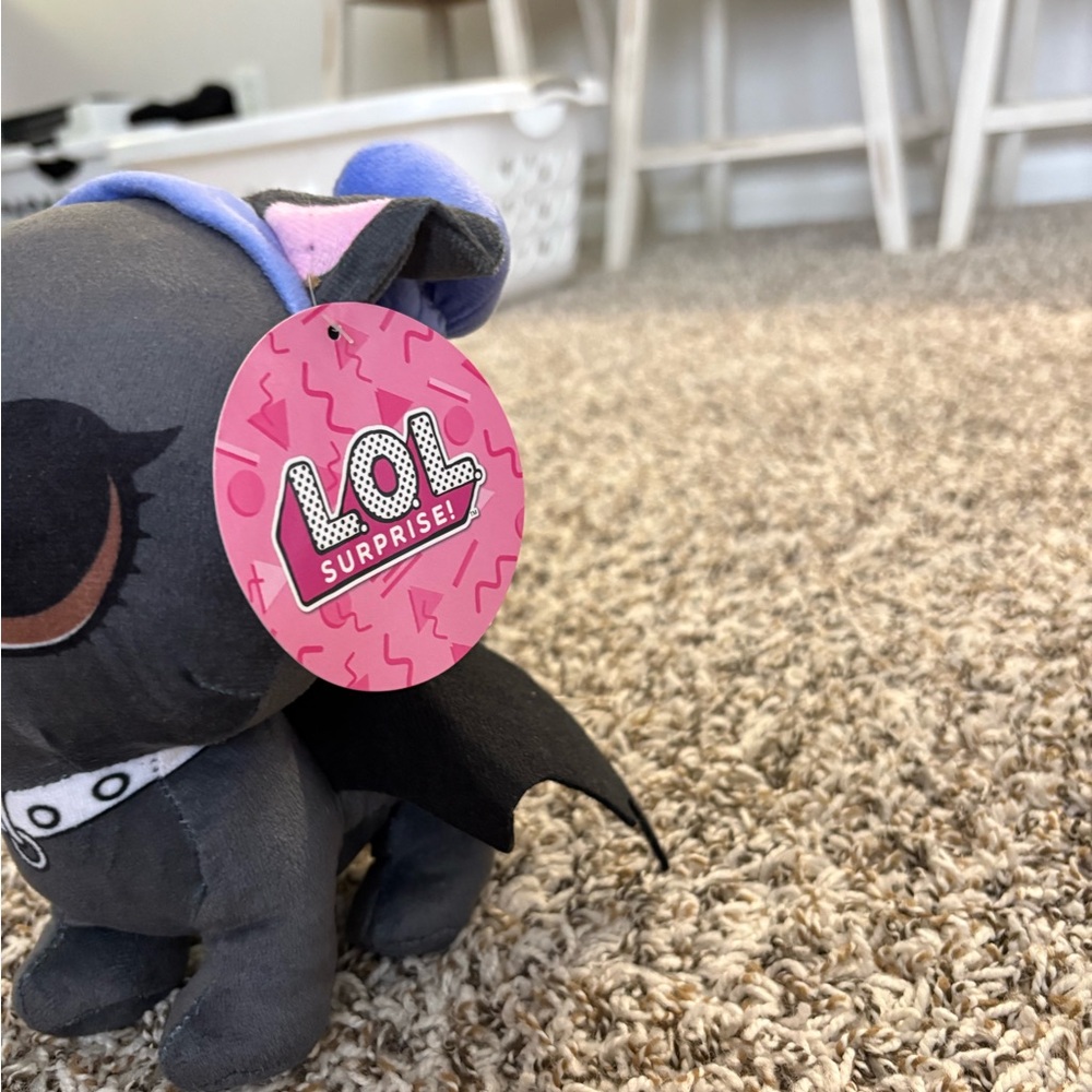 Brand new with tags ..L.O.L. Surprise! Gray and Black Bat 🦇 Cat Plush Toy - Picture 4 of 7